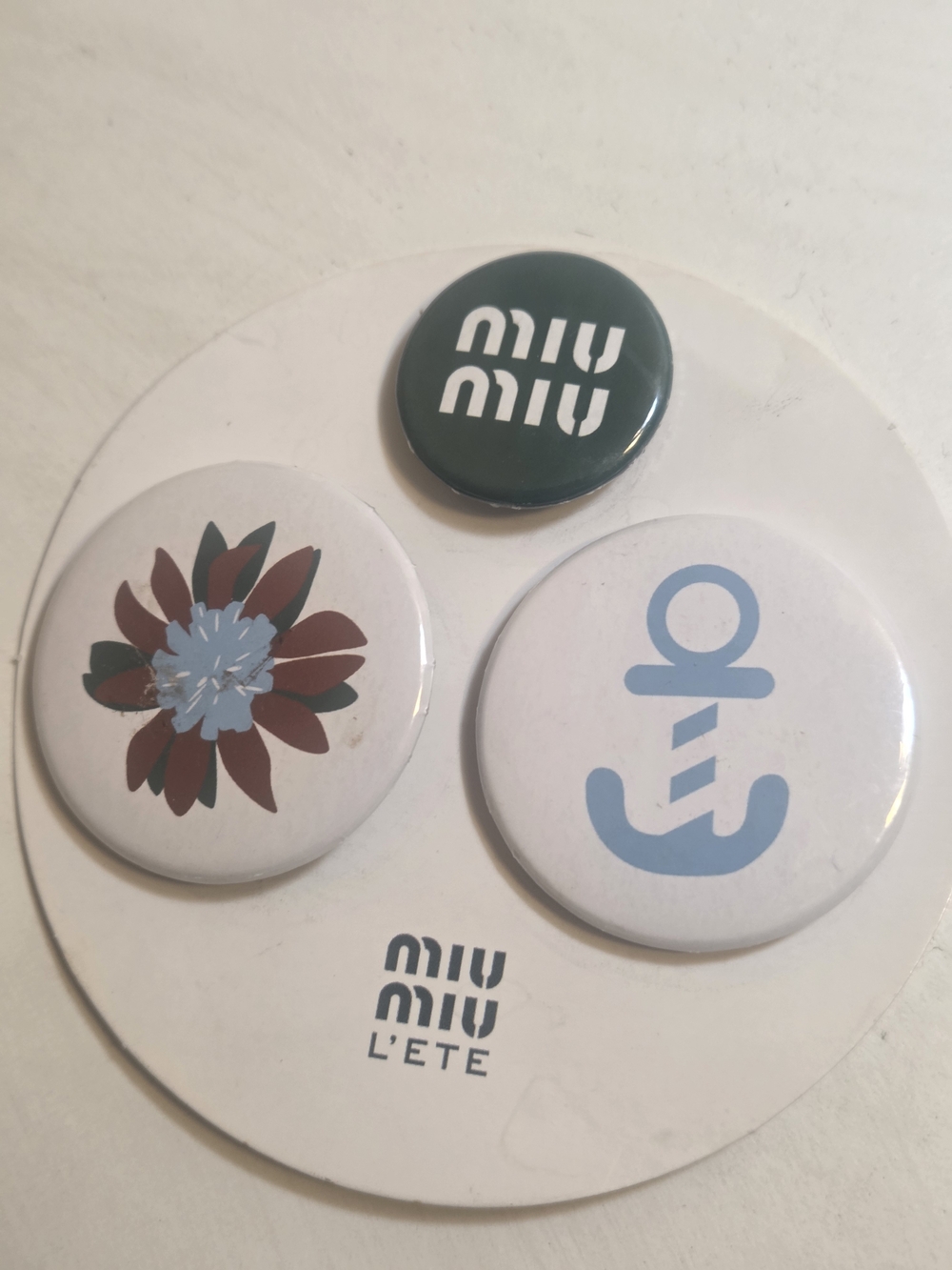 Miu Miu Multi-Button Pin Set - Green, White, Light Blue, Brown